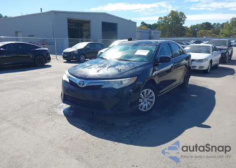 2014 Toyota Camry Le z USA, uszkodzony, nr VIN 4T1BF1FK2EU823028